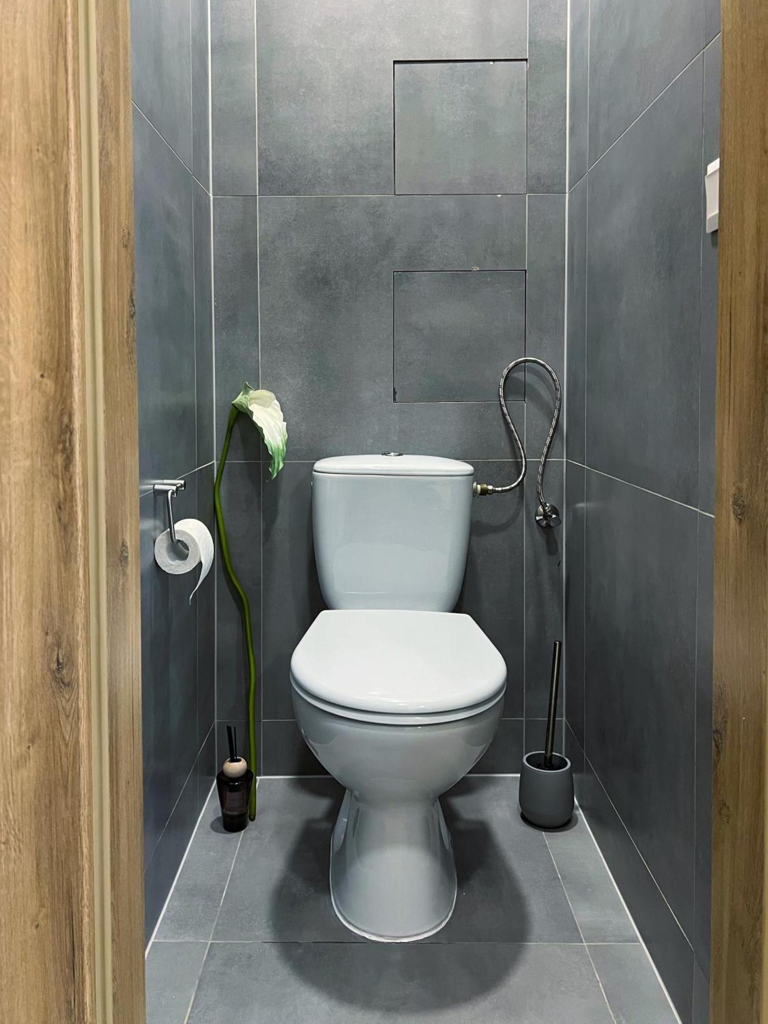 Apartament Jana's Wow Apt, 2br, Metro Next Door, Near The Airport Praga